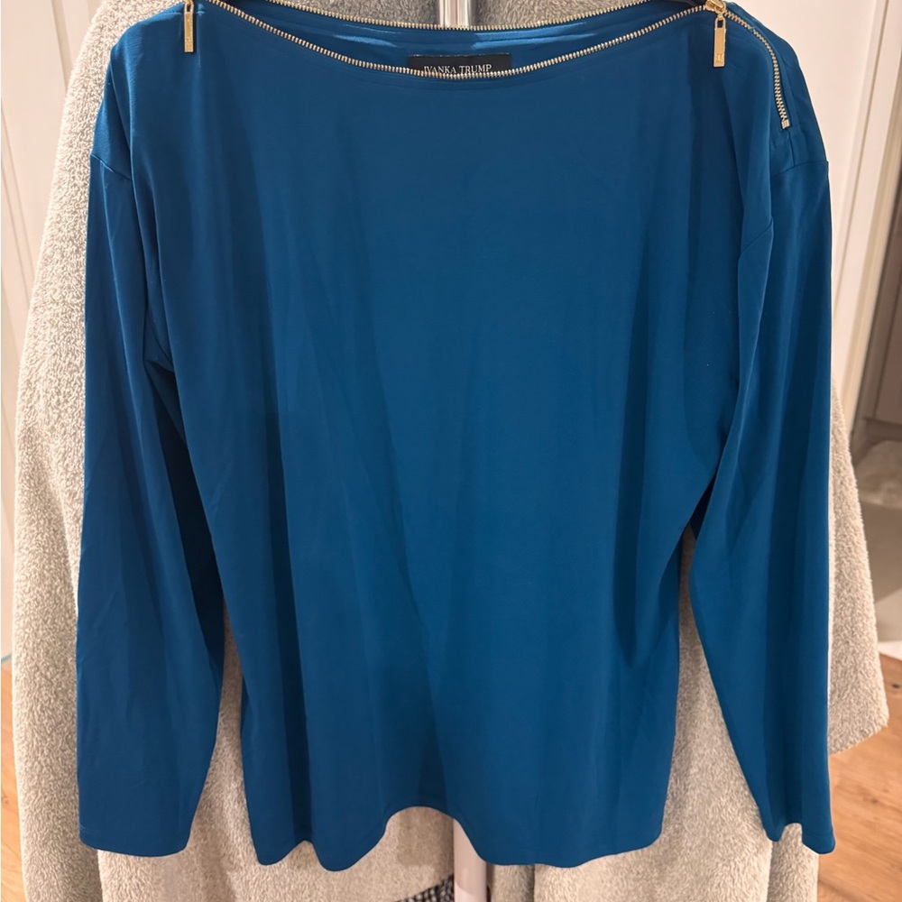 Ivanka Trump Teal Blouse Gold Shoulder Zipper Detail Size M